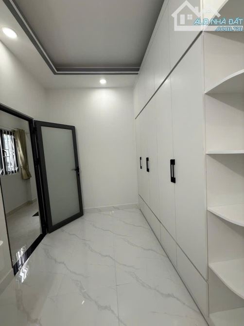 NHÀ 2 TẦNG 5X18 SHR HUỲNH TẤN PHÁT PHÚ XUÂN Q7 – GIÁ 5.5T - 8