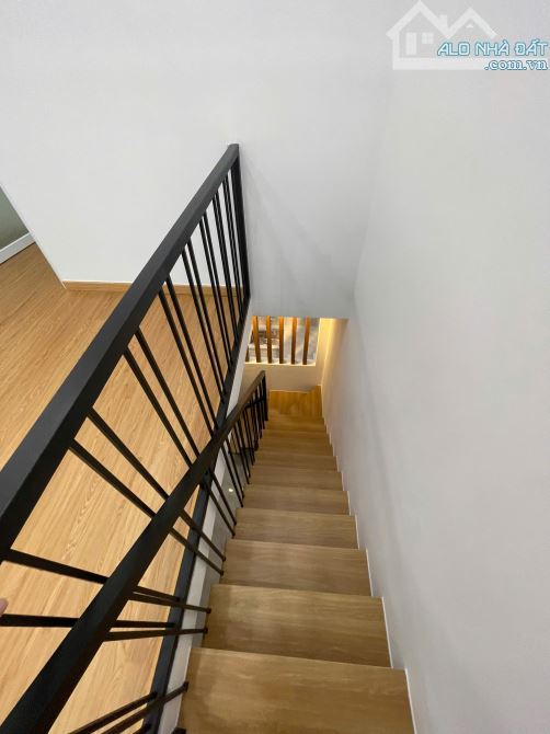 BÁN NHÀ CÁCH MT NGUYÊN CƯ TRINH 20M. GIÁ 4,2 TỶ. NHÀ ĐẸP NGAY TRUNG TÂM QUẬN1 - 8