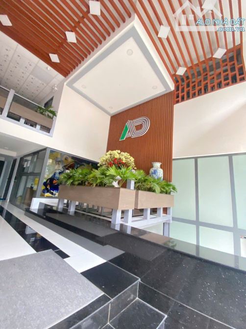 Bán CHDV mặt tiền 81 Tân Quy, Quận 7. DT 14 x 20m. Hầm 7 tầng. HĐT 350tr/ tháng. Giá 69 tỷ - 8