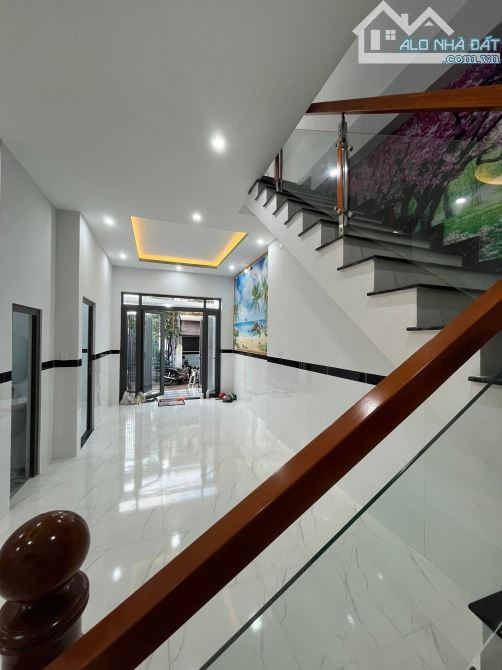 CHỦ GỞI BÁN NHÀ 1 TRỆT 1 LẦU (HOÀN CÔNG). DT: 60M2 THUỘC P. TÂN VẠN. GIÁ CHỈ 2,5 TỶ - 8