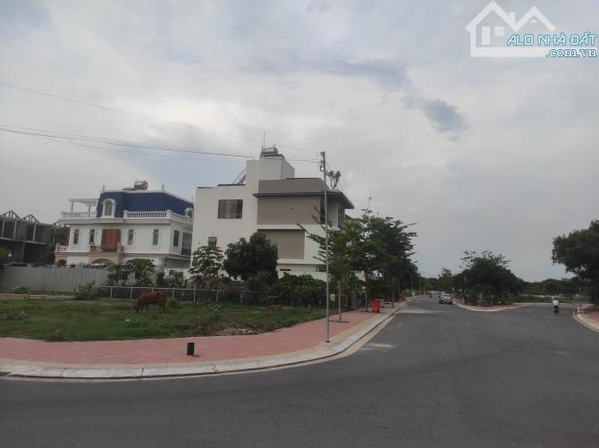 BÁN LÔ ĐẤT GẦN 250m2 ĐƯỢC PHÉP XÂY DỰNG GIÁ CHỈ 58tr/m2 GẦN ĐƯỜNG HÀN ĐIỀU P11 TP VŨNG TÀU - 8