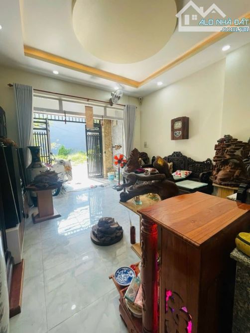 Nhà bán, 3 Tầng, DT: 50m2, Giá 5,45 Tỷ - Đ.Trường Lưu - P. Long Trường, Q9- Tp Thủ Đức - 8