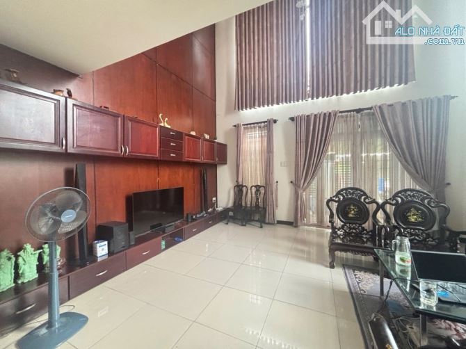 Mặt Tiền Kinh Doanh  Hiệp Phú - 235M2- Ngộp bank 9ty- Gần Lê Văn Việt- Thủ Đức - 9
