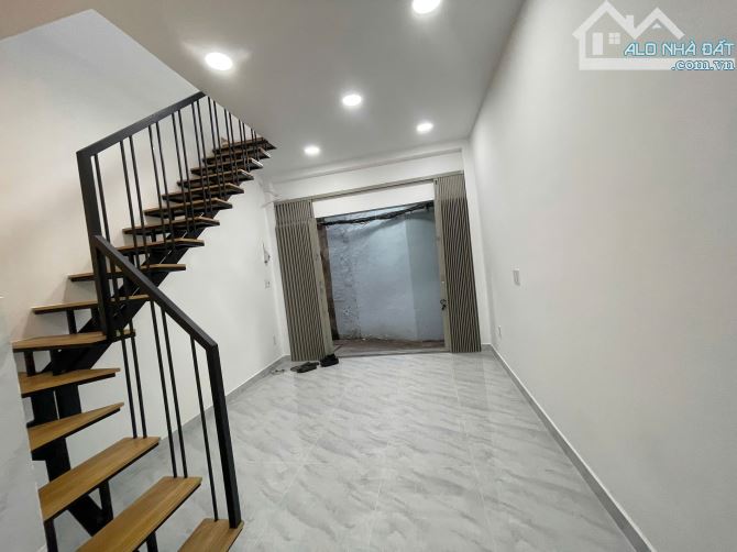 BÁN NHÀ CÁCH MT NGUYÊN CƯ TRINH 20M. GIÁ 4,2 TỶ. NHÀ ĐẸP NGAY TRUNG TÂM QUẬN1 - 9