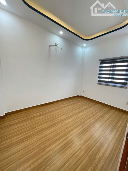 Nhà đẹp long lanh 3 lầu DT: 4.02 * 15.5 giá nhỉnh 6 toi - 9