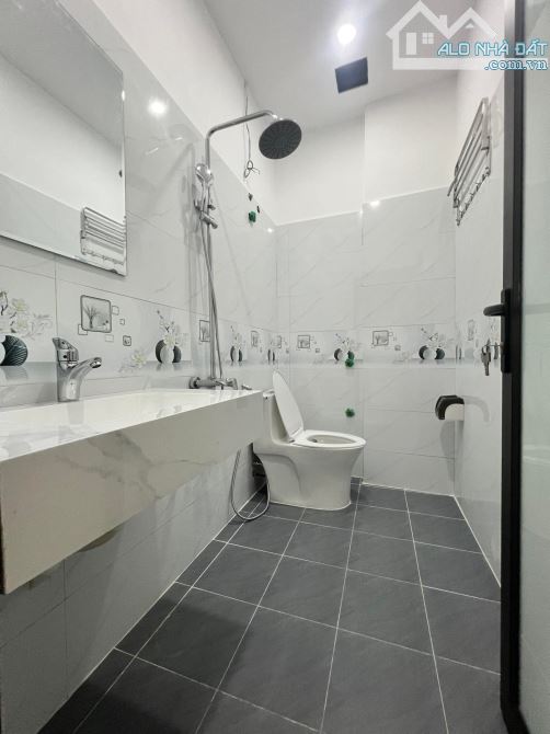 🏡 Nhà tại Sở Dầu – Hồng Bàng (duy nhất còn 1 căn) 📍 Địa chỉ: Chân, Sở Dầu, Hồnn - 9