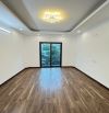 - Bán nhà Võ Chí Công, 10m ô tô, sát phố, 30m2, 7.9 tỷ.