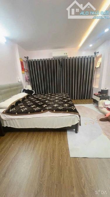 Ở NGAY! DƯƠNG QUẢNG HÀM – NGÕ THÔNG – 40M² – 5 TẦNG – 11.3 TỶ (ECG91581)