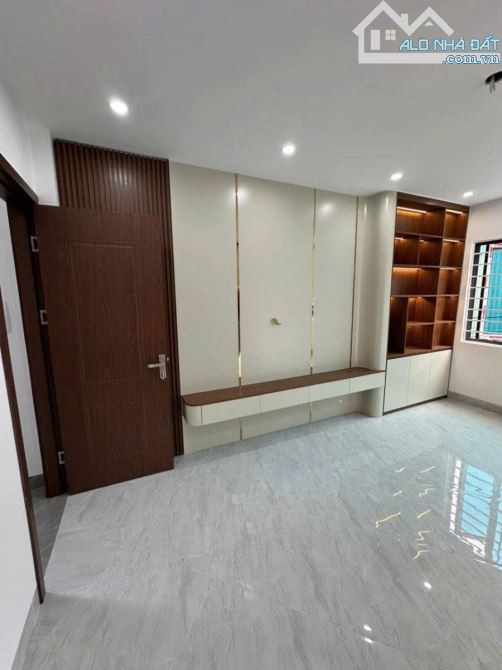 SIÊU PHẨM NHÀ ĐẸP PHỐ KIM TRUNG LAI XÁ 32M2 X 5 TẦNG Ô TÔ TRÁNH NHAU KINH DOANH