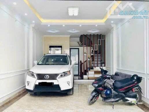 HOÀNG QUỐC VIỆT - PHÂN LÔ CỐP QĐ - DT 80m² 6 tầng MT 4,5m - Ô TÔ -VỈA HÈ -2 THOÁNG - 31.5T