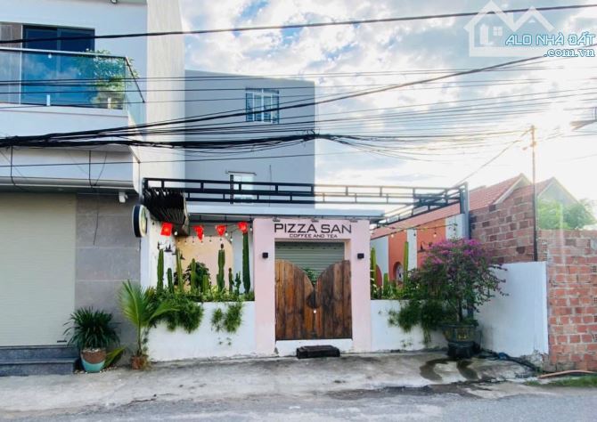 Chính chủ gửi bán căn nhà cấp 4 hiện đang kinh doanh quán Cafe mặt đường Đông Sơn - Thuỷ