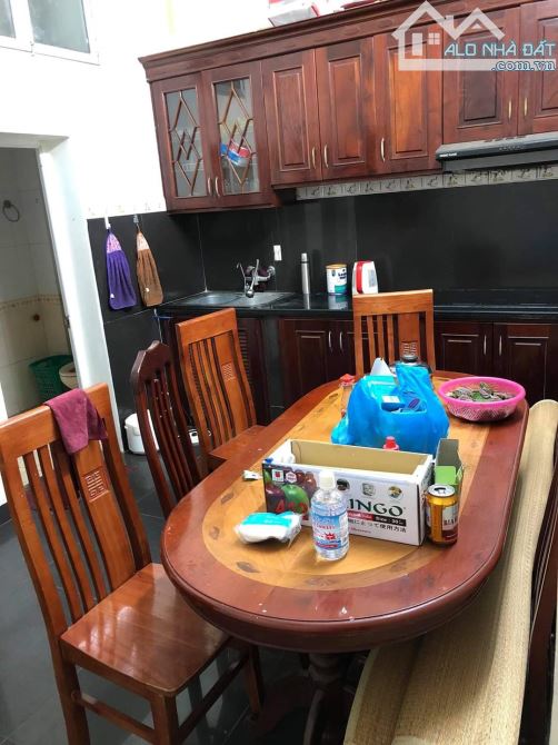 CC bán nhà đường 800A Cầu Giấy 48m² 4T Lô góc 3 mặt thoáng Ô tô 7 chỗ vào nhà kinh doanh.