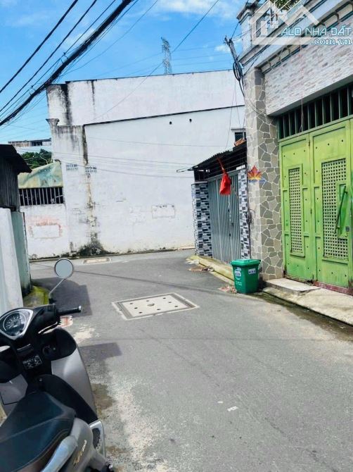Nhà C4, 4x20m, sát Hiệp Thành City, hẻm xe hơi thông, 4.290 Tỷ