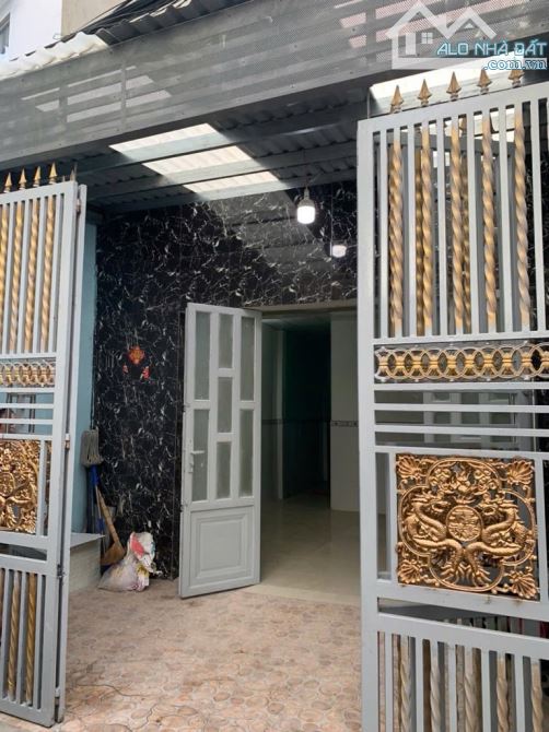 Bán nhà diện tích lớn, ngay hông chợ Bình Đông