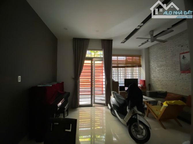 Bán nhà 3 tầng gần phà An Phú Đông, Q12,giáp Bình Thạnh, Gò Vấp, hẻm ô tô, 60m2, 6 Tỷ