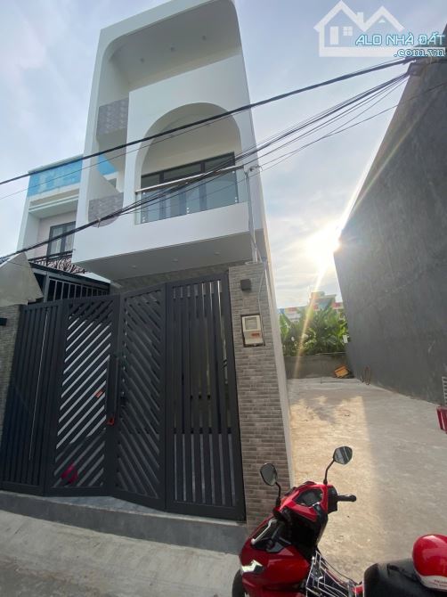 Bán nhà 3 tầng 64m² hẻm xe hơi 5m – gần chợ Long Phước Thủ Đức – giá chỉ 4.15 tỷ