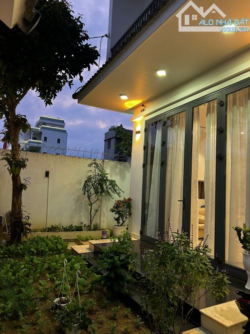 ✨✨ Cần bán lô nhà biệt thự sân vườn 3 tầng đường 10m5 Khúc Thừa Dụ, khu biệt thự Habour vi