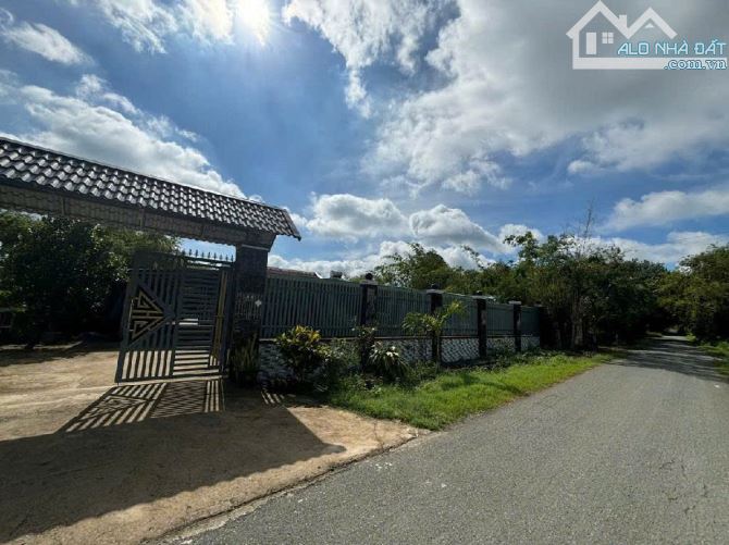 CỦ CHI bán đất 1,182m2 sẵn thổ cư đường nhựa 7m có nhà C4 2PN gần Nguyễn Thị Hẹ giá 8,5tỷ.