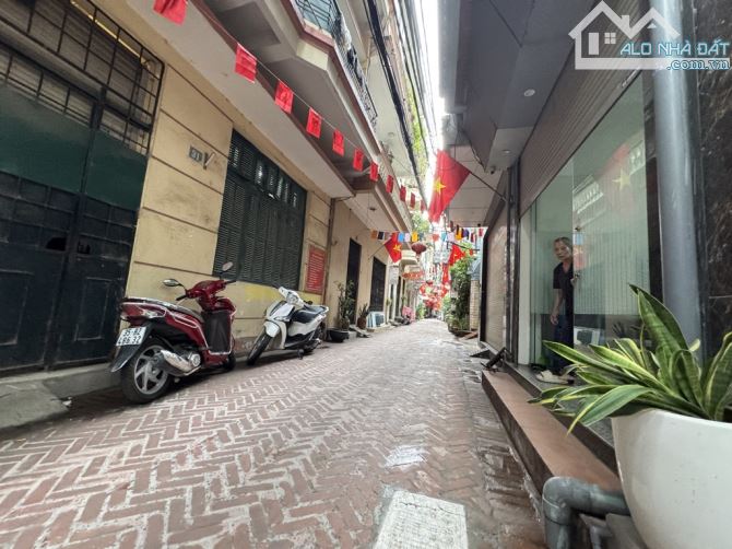 Thuỵ KHuê- Lạc LOng Quân, 5 tầng, kinh doanh