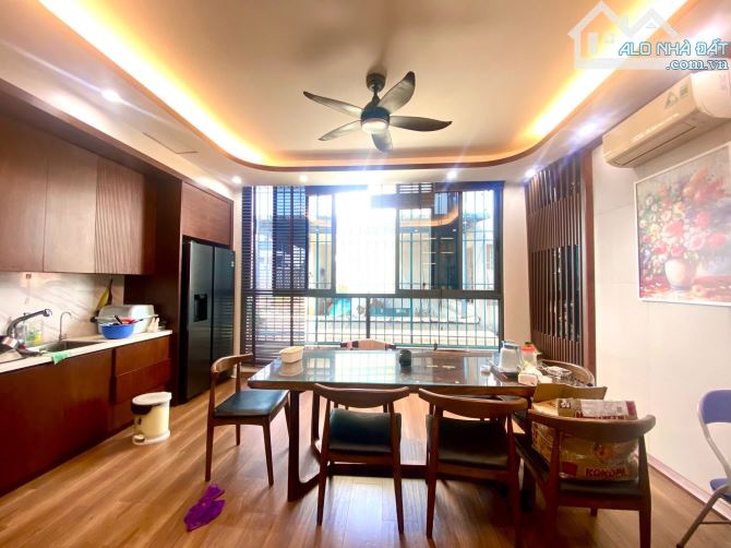Bán nhà mặt phố chùa bộc. Đống đa. Diện tích 42/50m. 5 tầng giá 35 tỷ - 4