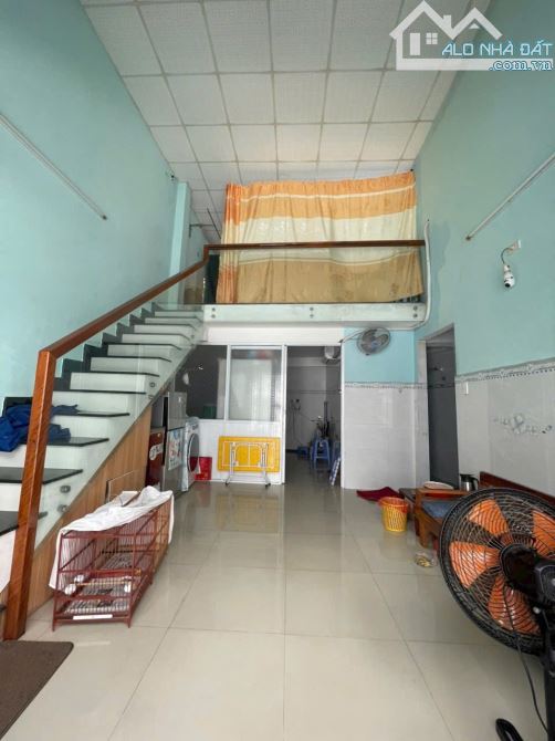 Nhà gác lửng kiệt oto Trần Cao Vân . DT:36m , ngang : 5m . Giá : 2tỷ650 TL