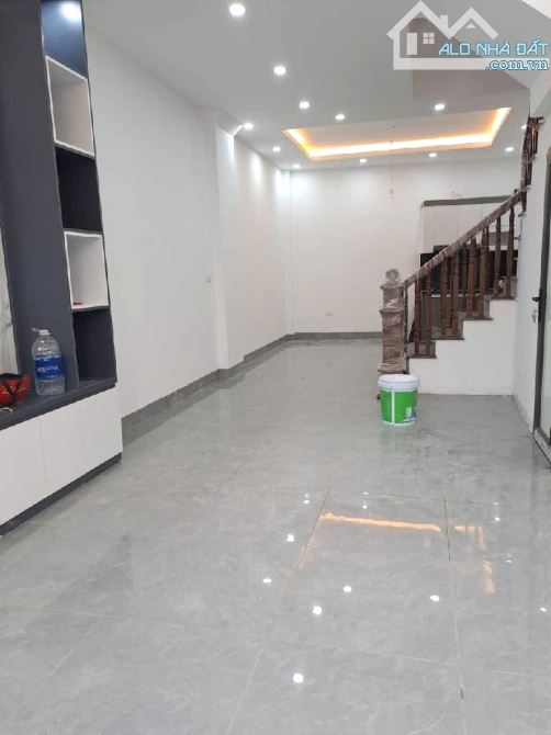 BÁN NHÀ ĐƯỜNG THẠCH BÀN 50M2, 4 TẦNG MỚI ĐẸP, VỊ TRÍ HIẾM, 7.5 TỶ.