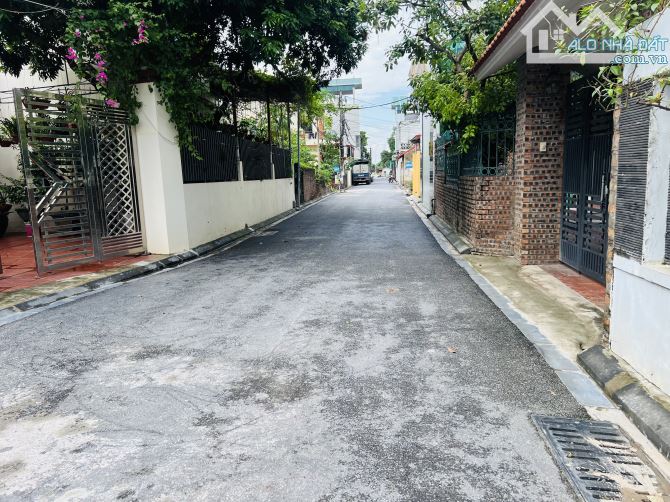 CẦN BÁNN GẤP MẢNH ĐẤT ĐẸP LÔ GÓC NGÕ THÔNG Ô TÔ HẢI BỐI CHỈ HƠN 3Đ