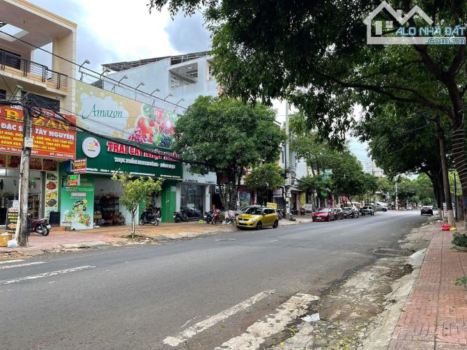 CẦN BÁN NHÀ HAI MẶT TIỀN ĐƯỜNG NGUYỄN ĐÌNH CHIỂU 9,2x20m ĐỐI DIỆN TRUNG NGUYÊN