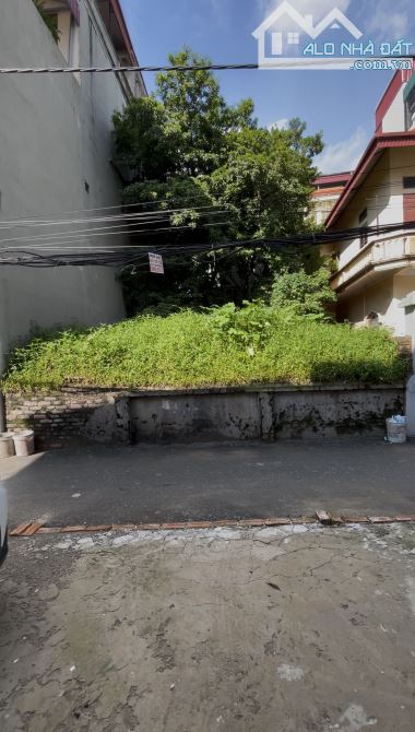 Bán Đất Trần Cung 56m - Mặt Tiền 4m , Ngõ Ô Tô , Thông , Cách Phố 100m