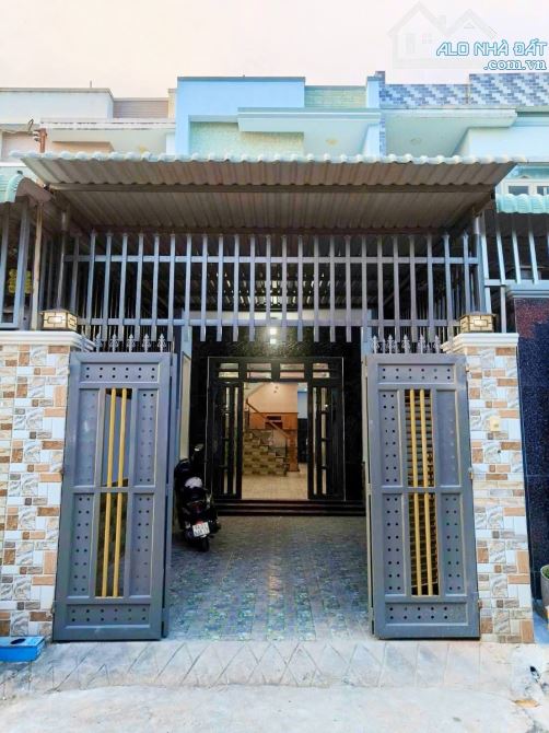 NHÀ LẦU TRỆT HOÀN CÔNG ĐẦY ĐỦ PHƯỜNG ĐÔNG HOÀ GẦN QUỐC LỘ 1K GIÁ CHỈ HƠN 4 ĐỒNG.