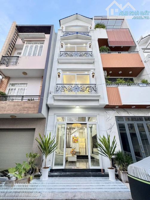 Nhà 1 Trệt 3 Lầu Mặt Tiền Nguyễn Văn Trỗi