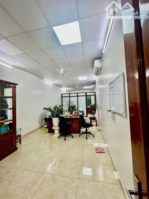 Cho thuê nhà mặt đường Vũ Chí Thắng , Lê Chân . Phù hợp làm văn phòng , phòng khám , trung