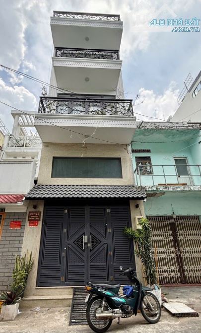 NHÀ MỚI 4 TẦNG - THANG MÁY - HẺM XE HƠI - NGAY TRỊNH ĐINHF TRỌNG GIÁP QUẬN 10