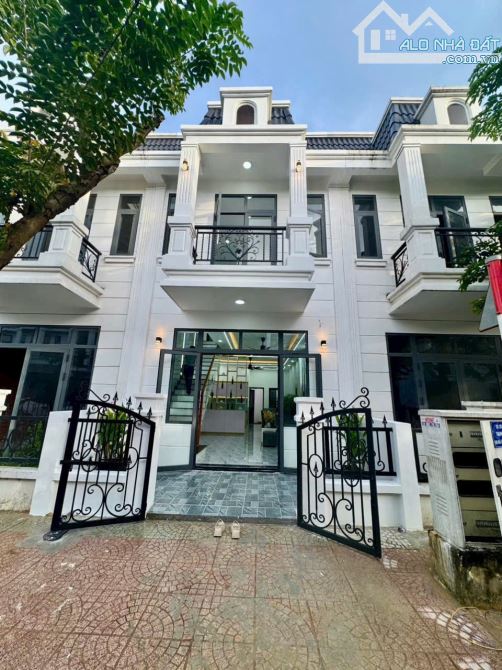 Nhà ngộp KDC PHước Điền - Tân Khánh - tặng nội thất