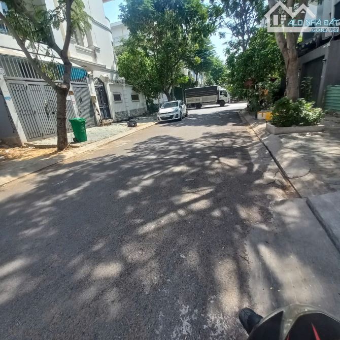 Bán nhà (4x15m) Bình Thạnh sát trường ĐH Văn Lang - Đặng Thuỳ Trâm, 4tầng 5PN. Gía 10 tỷ
