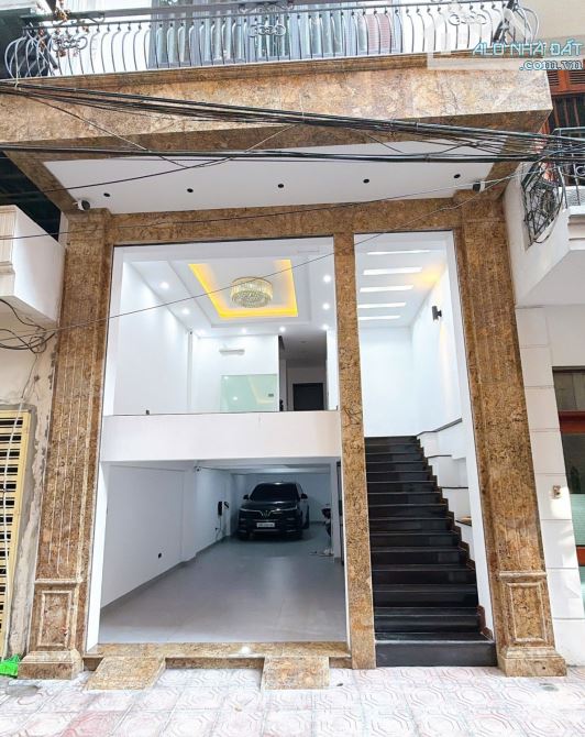 🏢 Bán nhà Lạc Trung 70m 8 tầng mặt tiền 5.4m giá chỉ 29.8 tỷ