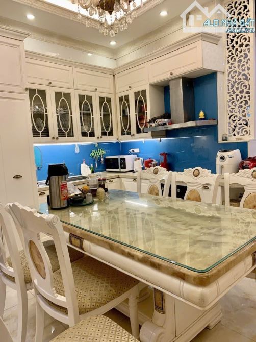 Đẳng cấp số 1 vị trí, Xuân Thủy ô tô tránh mặt sau khu đô thị DT66m2 4T MT8.3m giá 23.5tỷ