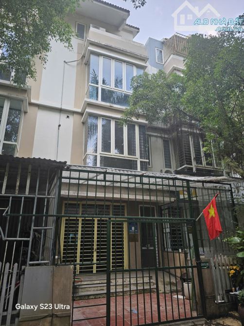 Bán nhà mặt phố Xuân Phương 98 m2, MT 5m; Giá 31 tỷ; LH Phú Trần