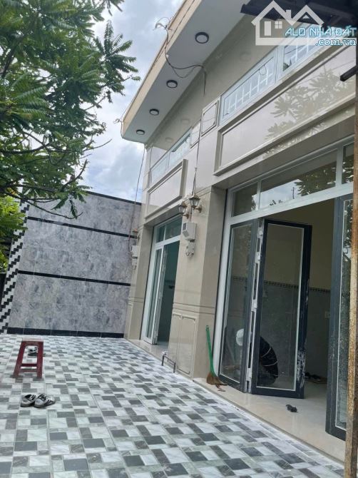 Nhà HXH ngay Đặng Văn Bi, mới vừa xây xong, đẹp lung linh. 1 trệt 1 lầu, 2pn 2wc