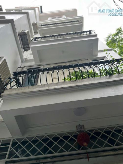 Cần bán gấp nhà 5 tầng dân xây Thịnh Quang, Đống Đa, 50m, MT4m, chỉ nhỉnh 8 tỷ.