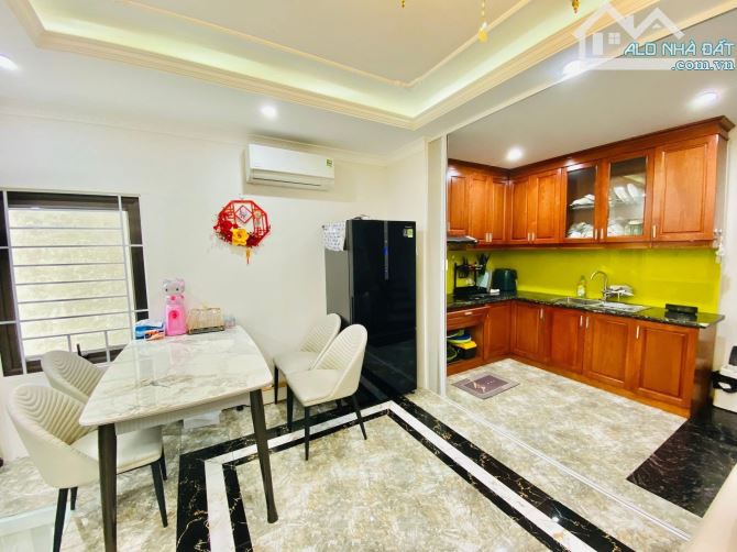 cho thuê nguyên căn phôs ngọc thuỵ , long biên, full nội thất nhà mới đẹp