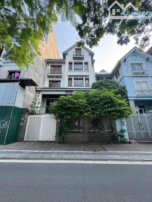 Cho thuê nhà riêng 4,5 tầng 165m² – MT 11m Nguyễn Đình Thi, Tây Hồ – Giá 80tr/th