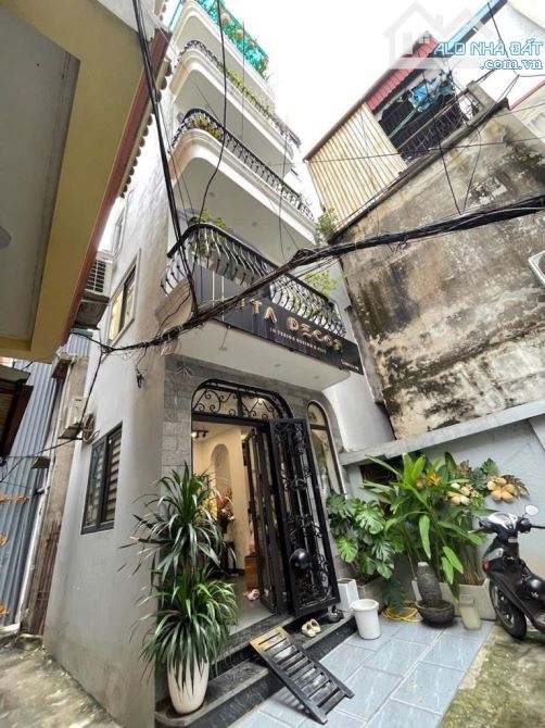 [Họp chợ] Bán nhà Trần Đại Nghĩa, vài bước ra phố, 3 thoáng vĩnh viễn, nhỉnh 8 tỷ, ở nga