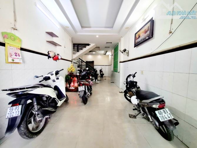 Bán Mặt Tiền Kinh Doanh Đỉnh Đường 8m Lý Thường Kiệt Tân Bình Giáp Q.10,66m2,4Tầng,10tỷ8 T