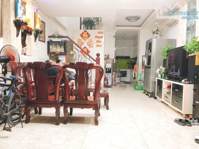 Bán nhà hẻm xe hơi 266 Bùi Minh Trực Phường Bình Đông. Nhà hoàn công đủ 9.5 Tỷ