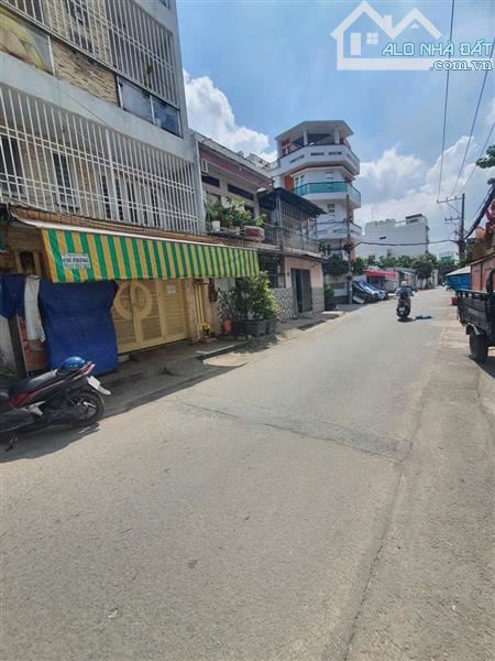 NHÀ ĐẸP HXH 3 TẦNG KIÊN CỐ  – SÁT MẶT TIỀN KINH DƯƠNG VƯƠNG – GIÁ 4.X TỶ