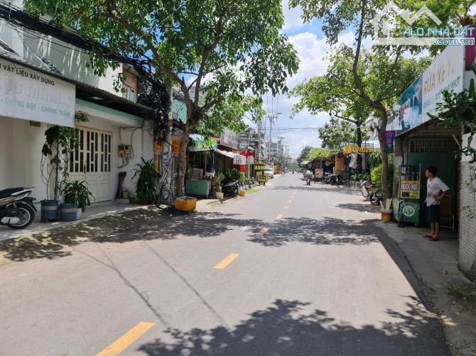 Giảm 1.8 TỶ, Bán Nhà 120m² ngang 6m, HXH, gần Gigamall Phạm Văn Đồng. Giá 7,8 Tỷ.