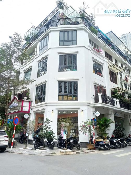 Cho thuê nhà MP Đặng Tiến Đông, 130m2 Diện tích, 4 Tầng, 8M Mặt tiền,View hồ Đống Đa, 97tr