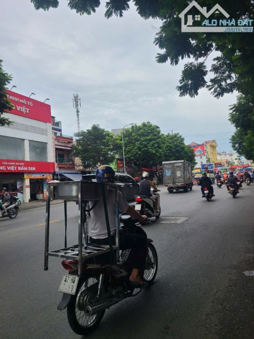Căn Góc 2 Mặt Tiền Lạc Long Quân .Nhà Mới Đẹp MT 30m Hẽm Bên Hông 6m Chỉ 21 Tỷ.