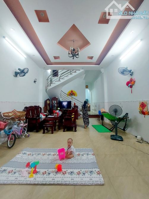 BÁN NHÀ ĐƯỜNG TRẦN BÌNH TRỌNG, PHƯỜNG 8, VŨNG TÀU NHÀ ĐẸP, HẺM RỘNG, GIÁ CHỈ 9.5 TỶ